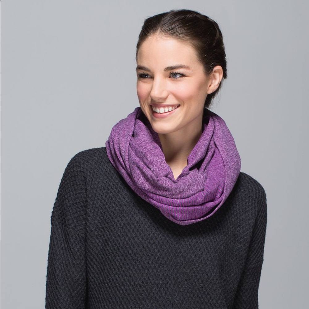 Lululemon vinyasa scarf heathered violet color